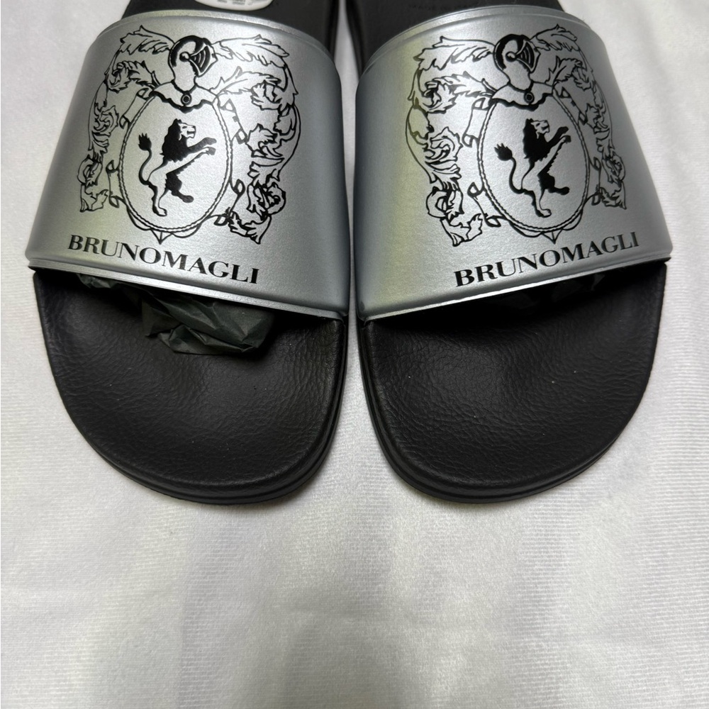Bruno Magli Men's Silver and Black Crest Slides - Picture 3 of 7